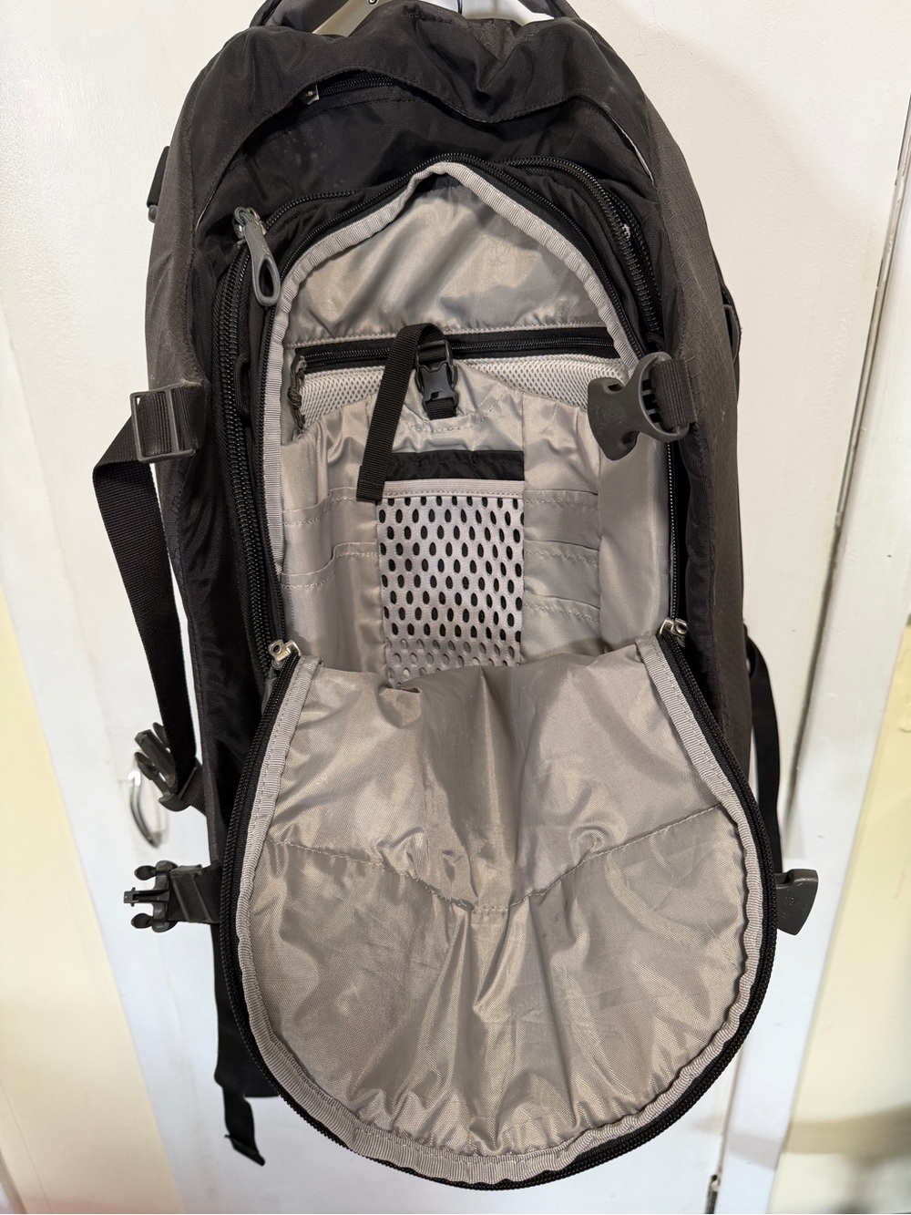Osprey Porter 46 Backpack - Picture 4 of 8